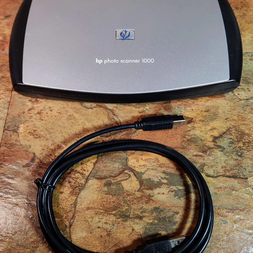 HP -Photo Flatbed Mini Scanner -1000 • Black/Gray • Connect Cable • 10 